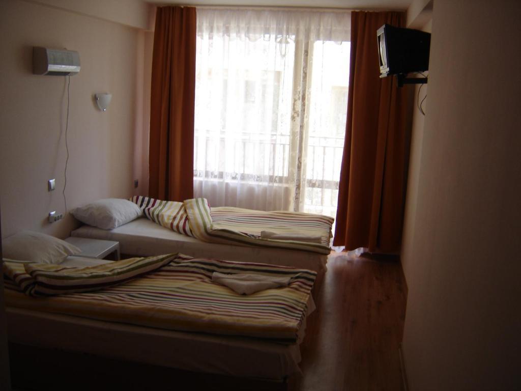 Central Park Family Hotel Kavarna Room photo